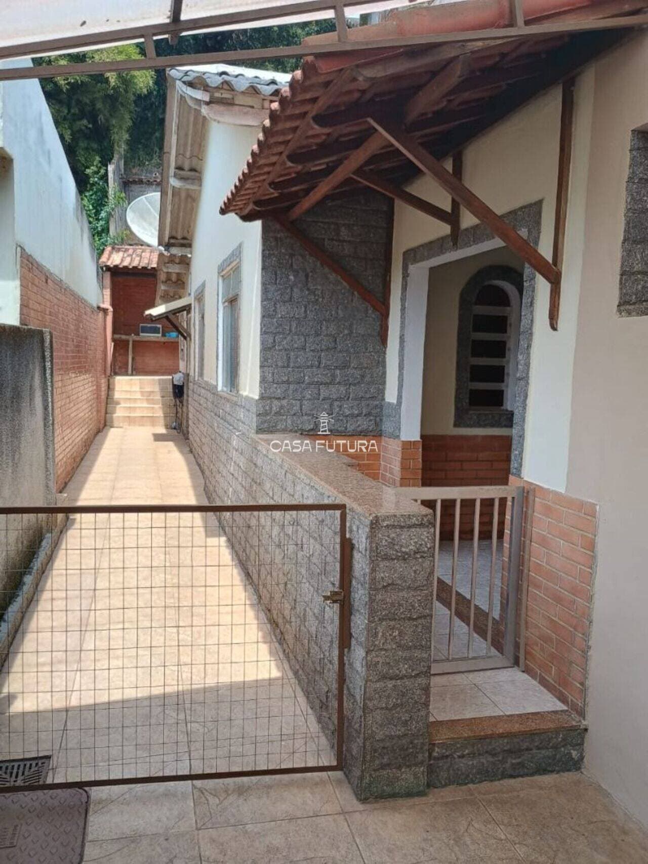 Casa com 6 quartos, 171 m² - foto 3