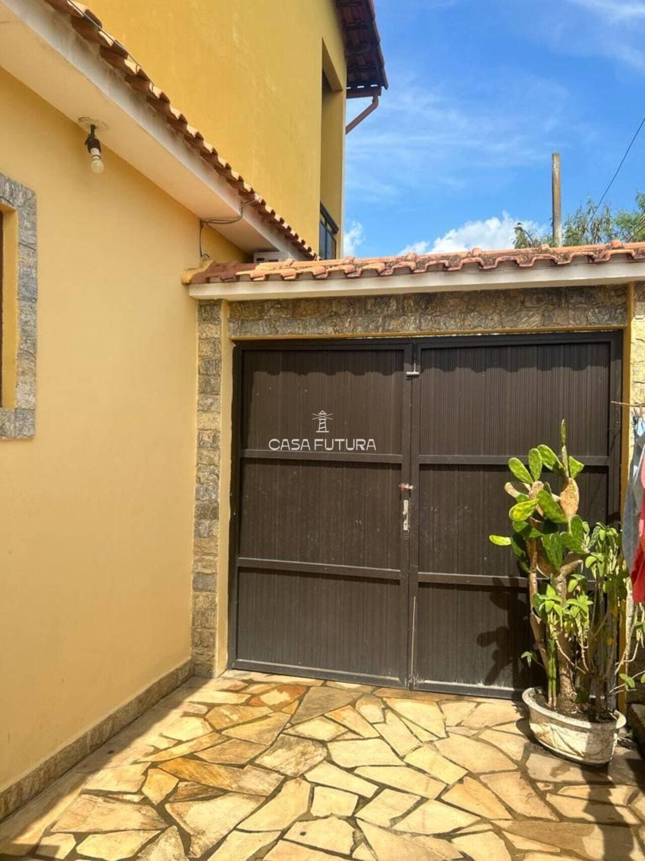 Casa com 3 quartos, 205 m² - foto 5