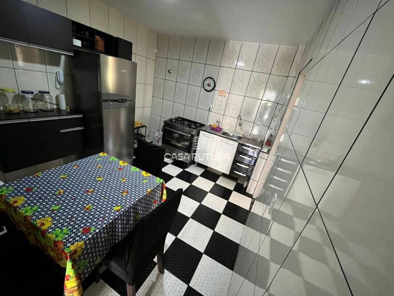 Apartamento com 2 quartos, 70 m² - foto 2