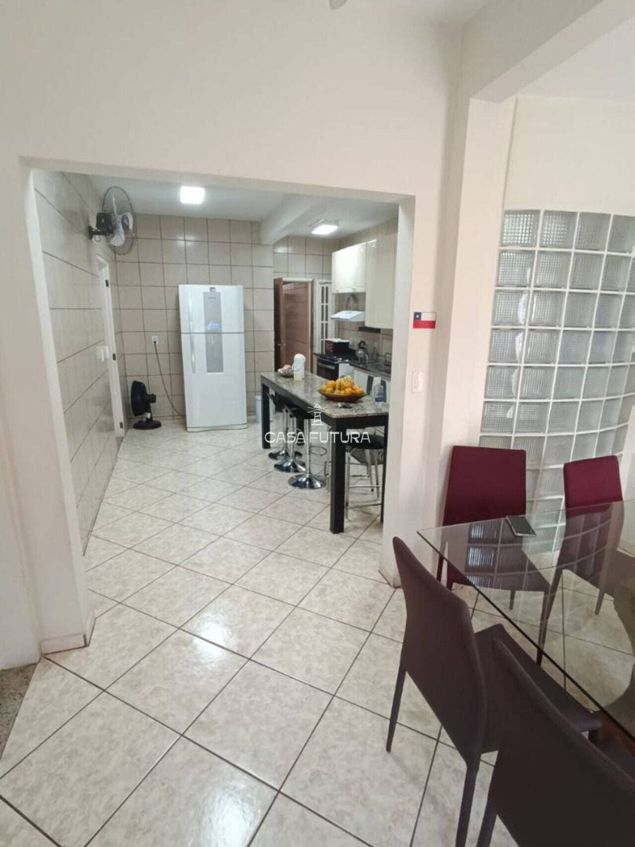 Casa com 4 quartos, 158 m² - foto 2