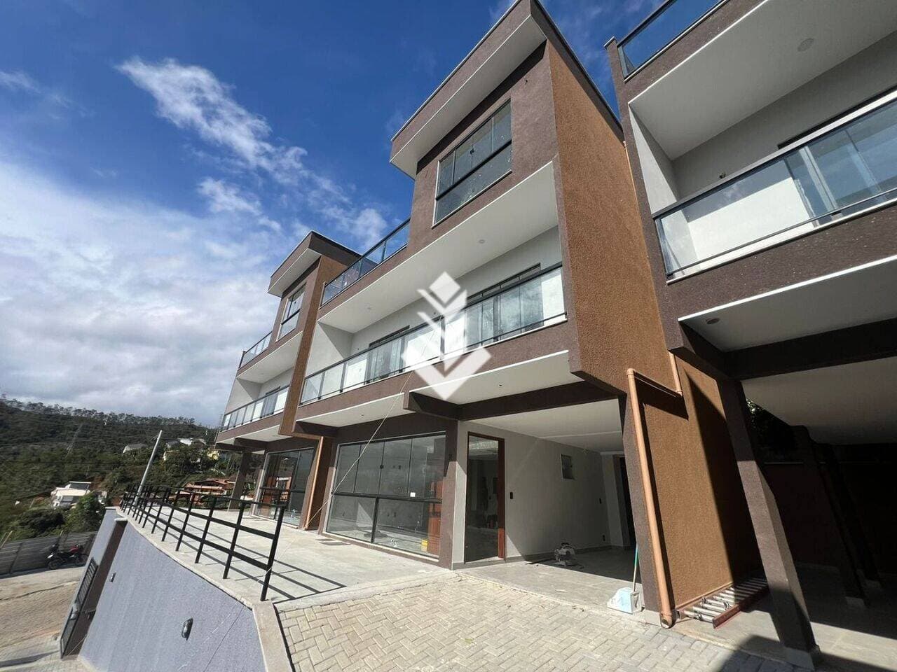 Casa com 3 quartos, aluguel por R$ 4.000/mês ou à venda por R$ 750.000 - Braunes - Nova Friburgo/RJ