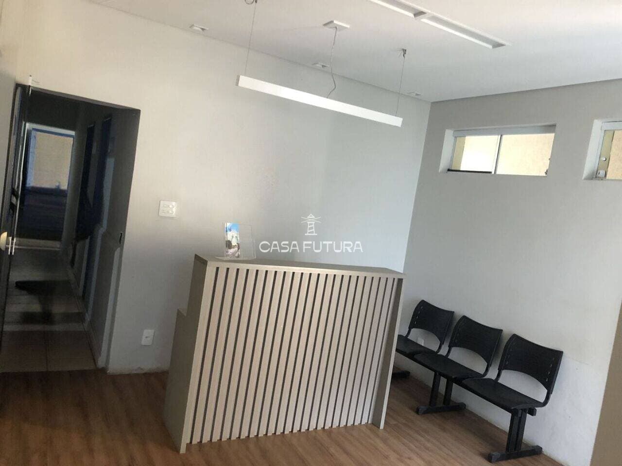Casa com 4 quartos, 229 m² - foto 4