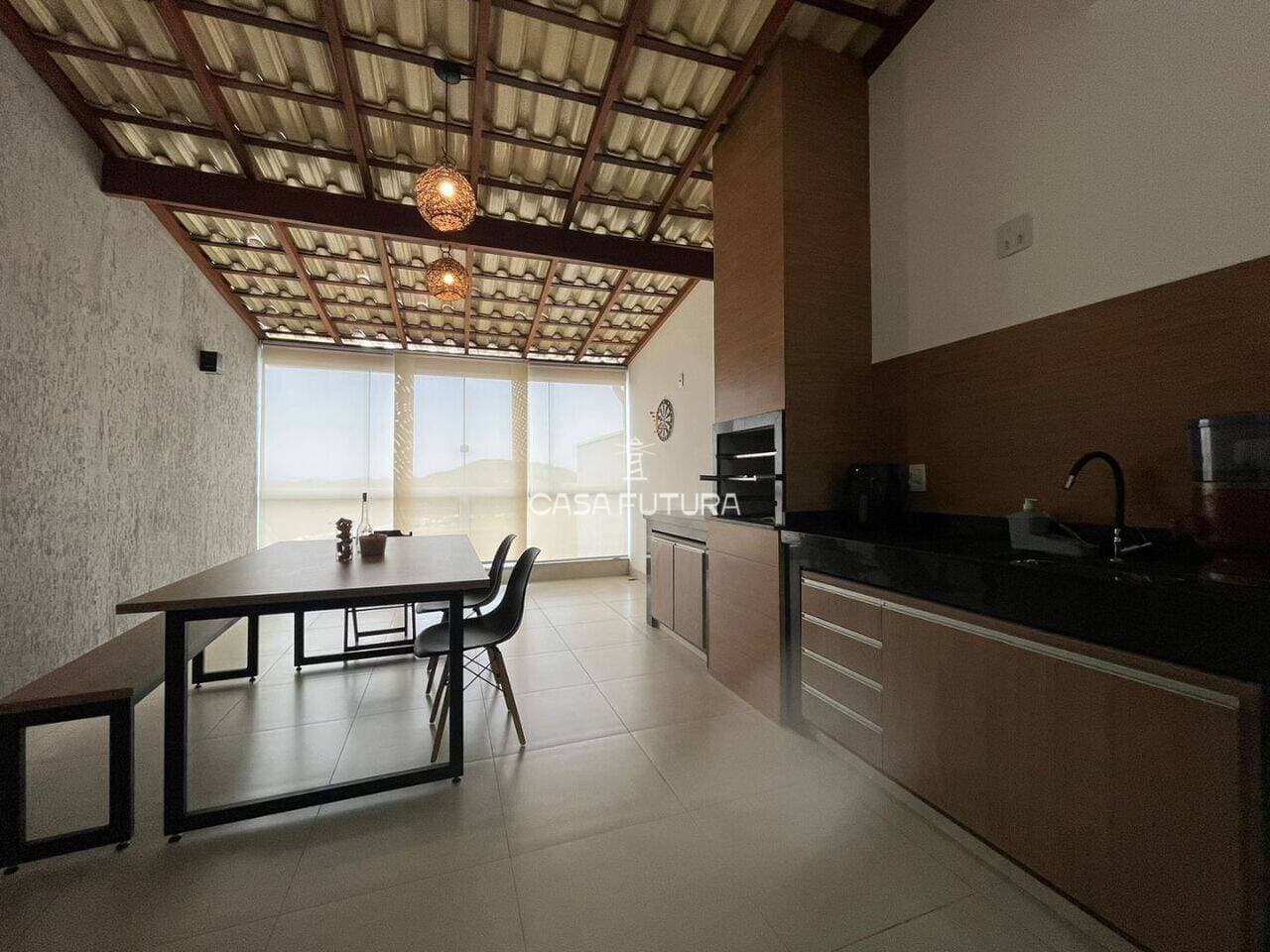 Casa com 3 quartos, 132 m²