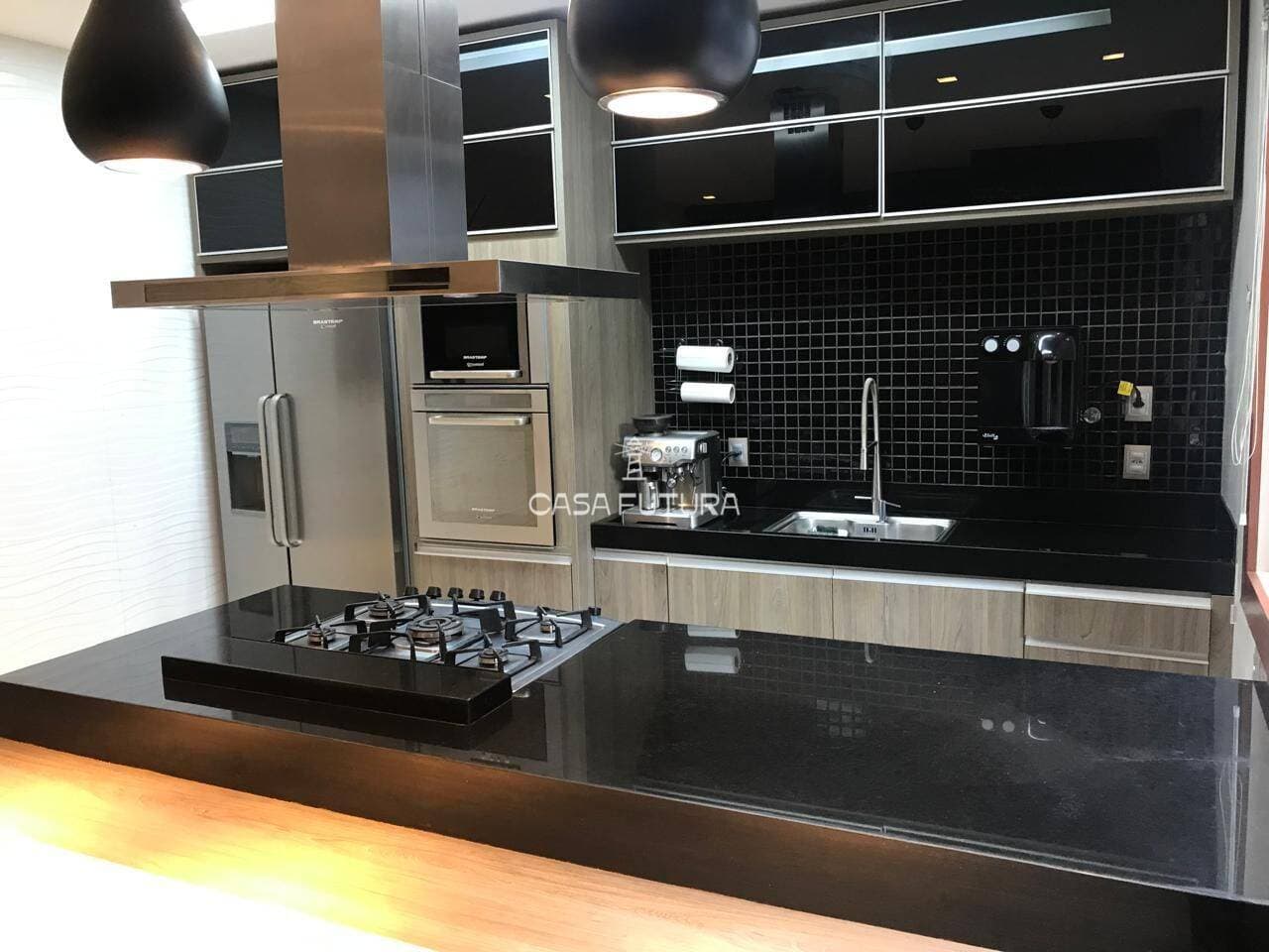 Casa com 3 quartos, 301 m² - foto 3