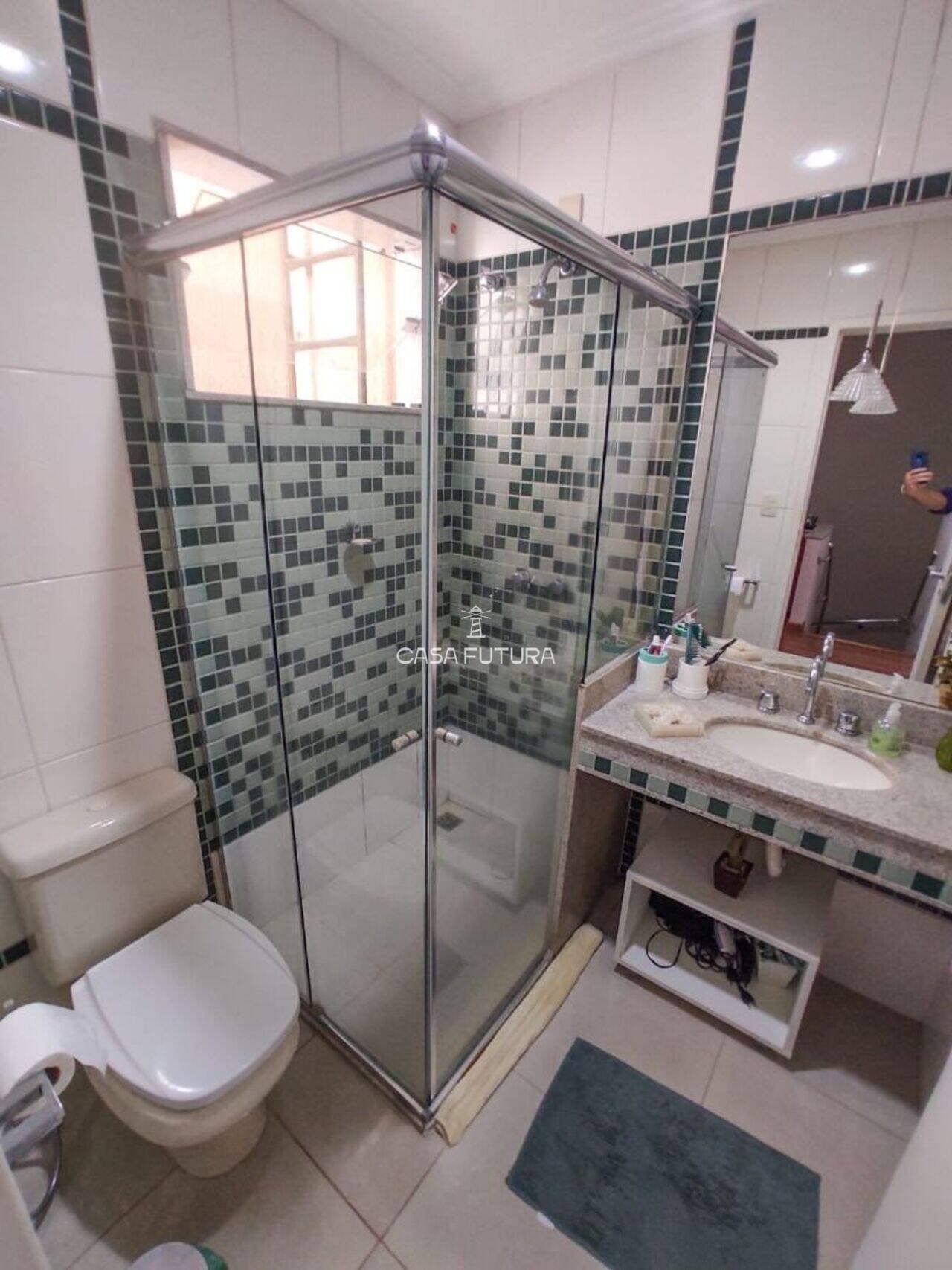 Casa com 3 quartos, 216 m² - foto 8