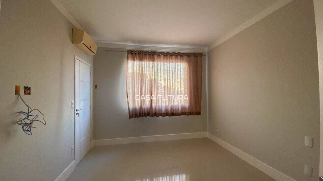 Casa com 3 quartos, 500 m² - foto 9