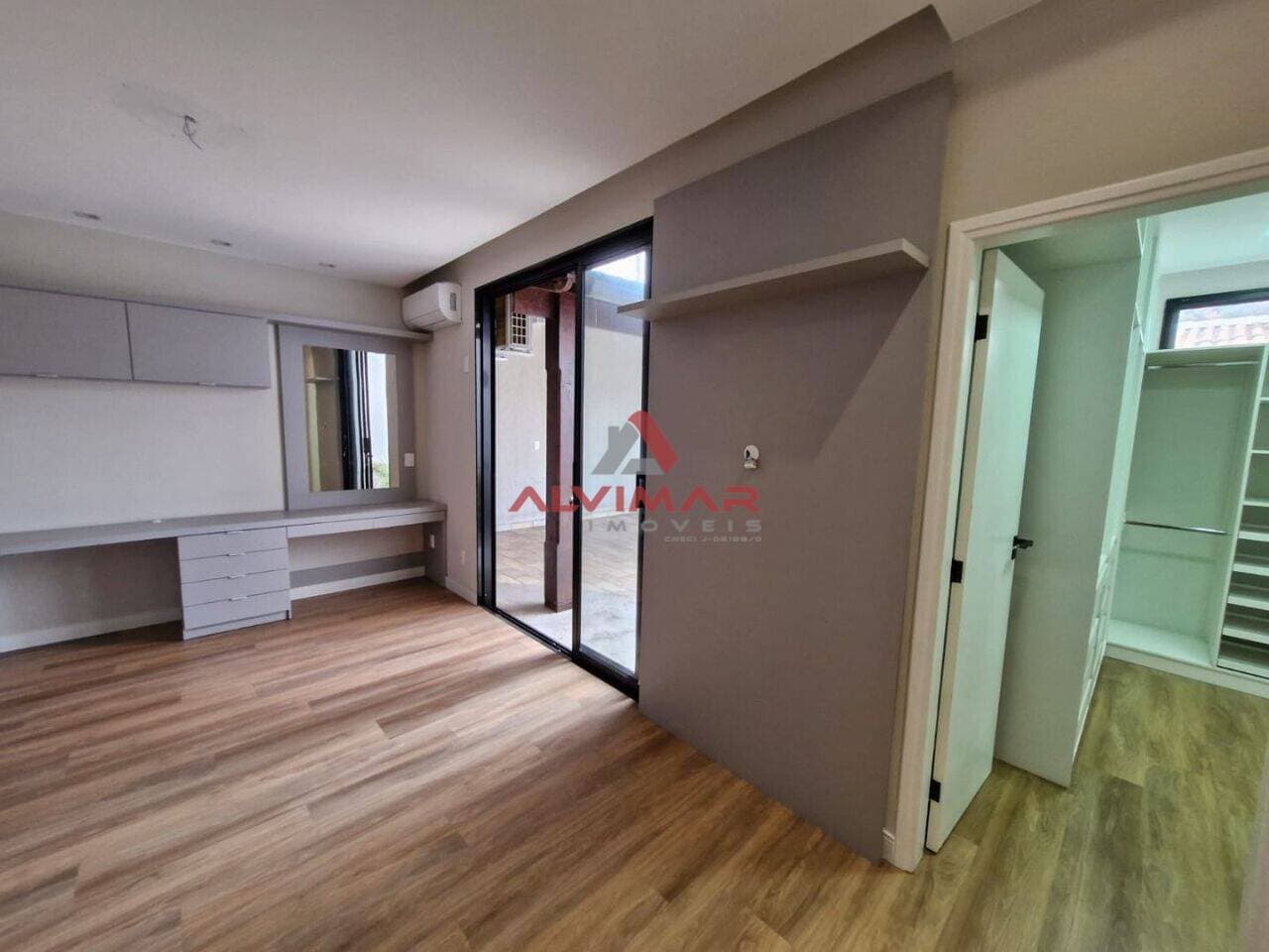 Casa com 4 quartos, 212 m² - foto 4