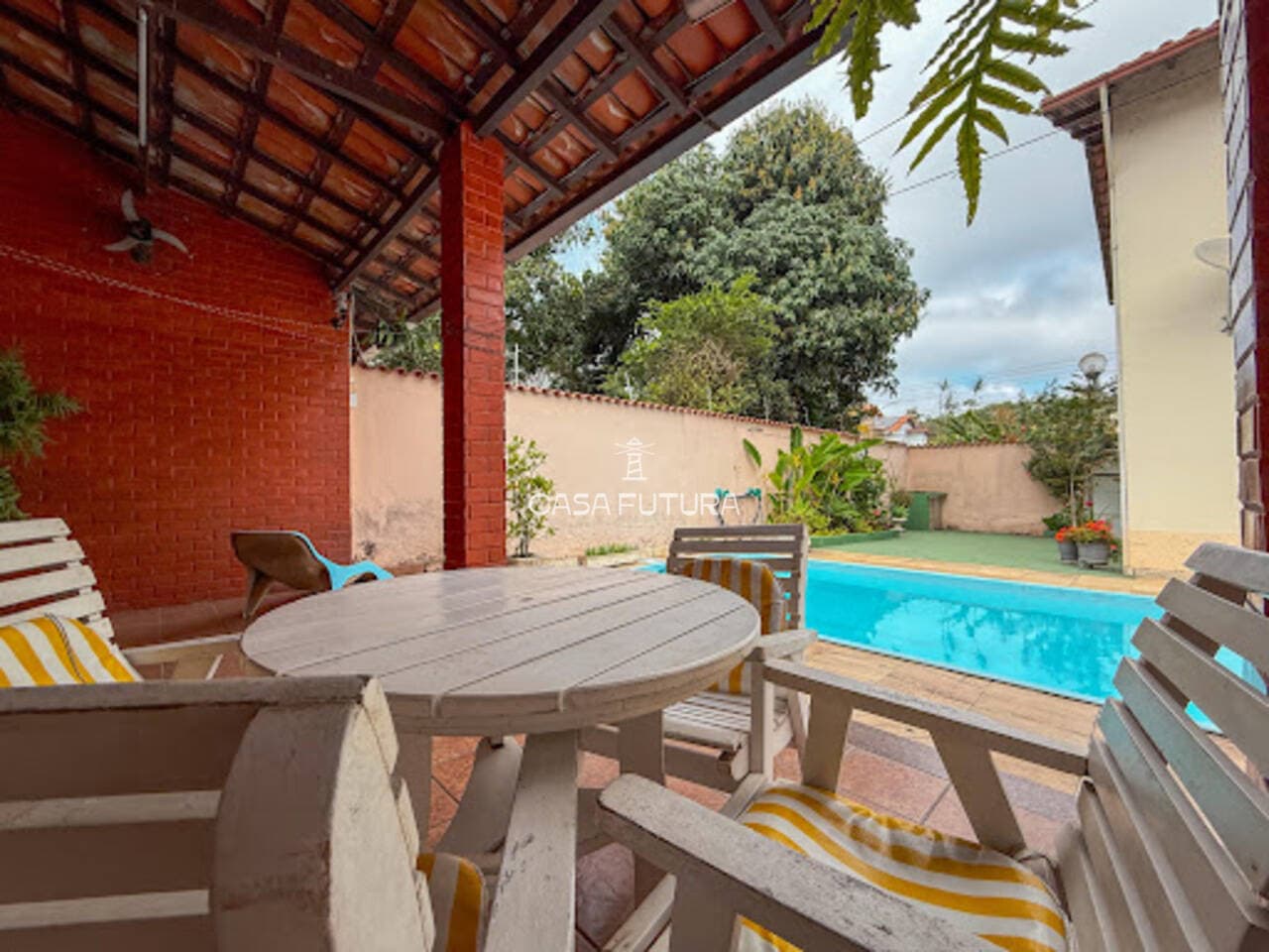 Casa com 3 quartos, 231 m²