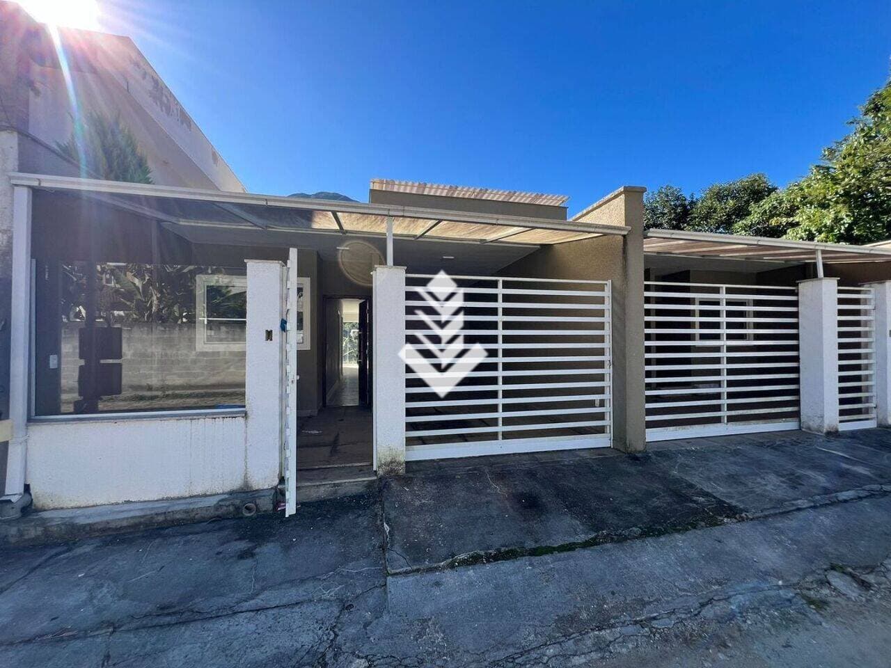 Casa com 3 quartos, aluguel por R$ 3.800/mês ou à venda por R$ 650.000 - Cônego - Nova Friburgo/RJ