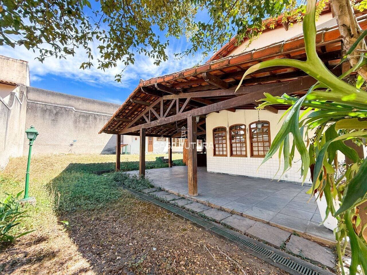 Casa com 5 quartos, 377 m² - foto 5