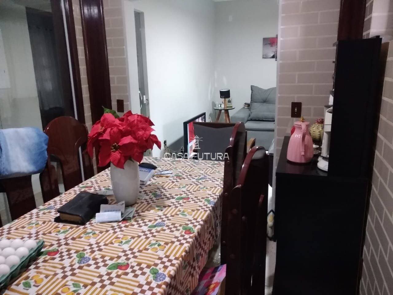 Casa com 5 quartos, 220 m² - foto 5