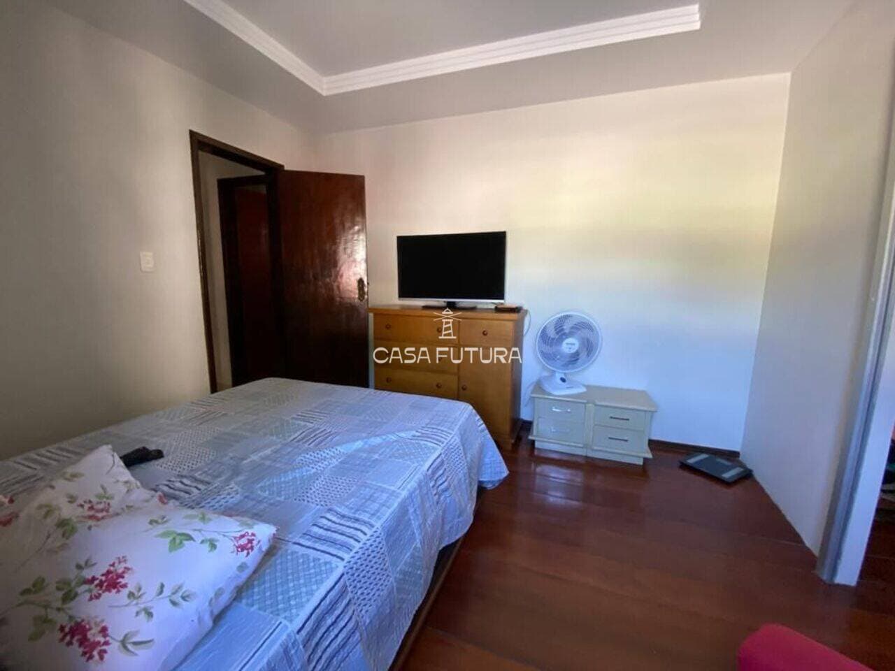 Apartamento com 4 quartos, 188 m² - foto 6