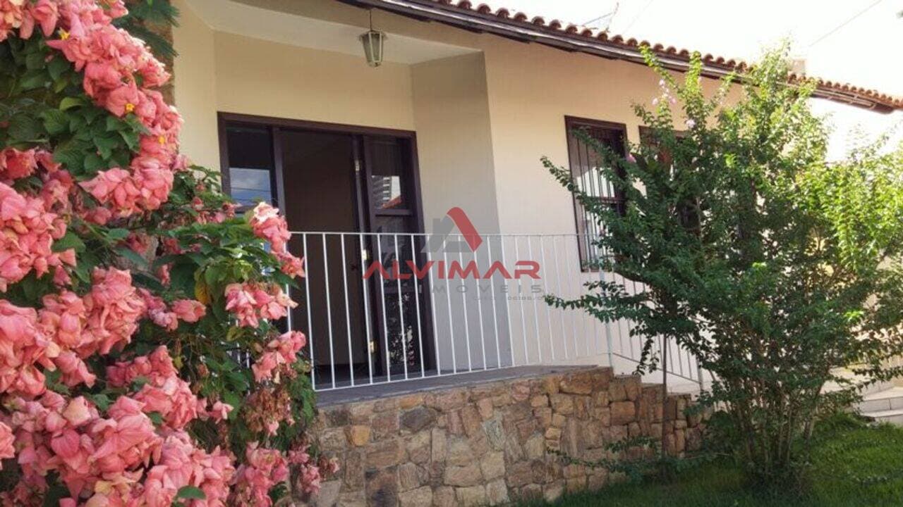 Casa com 3 quartos, 150 m² - foto 2