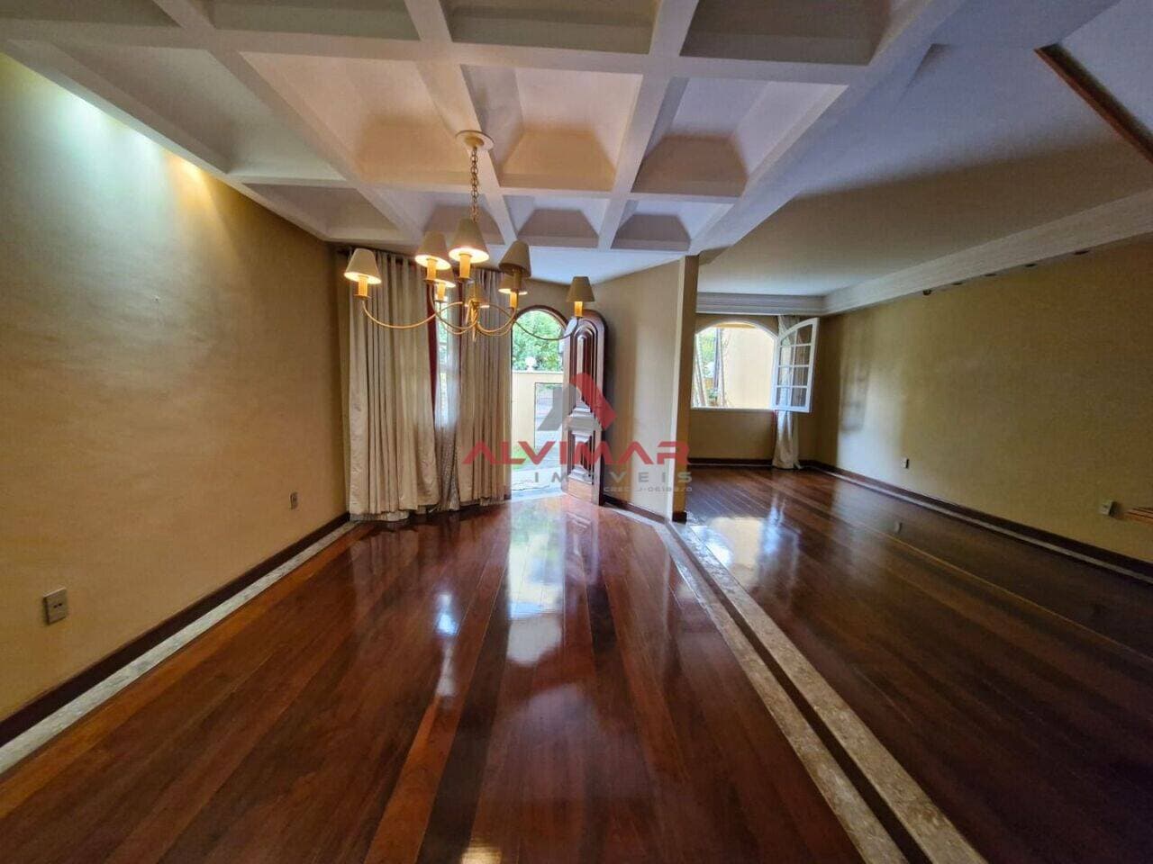 Casa com 3 quartos, 297 m² - foto 4