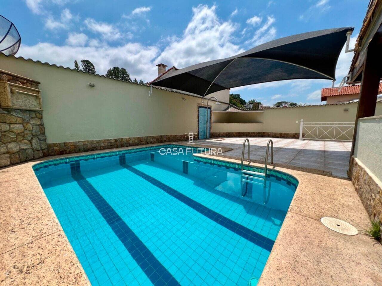 Casa com 3 quartos, 450 m²