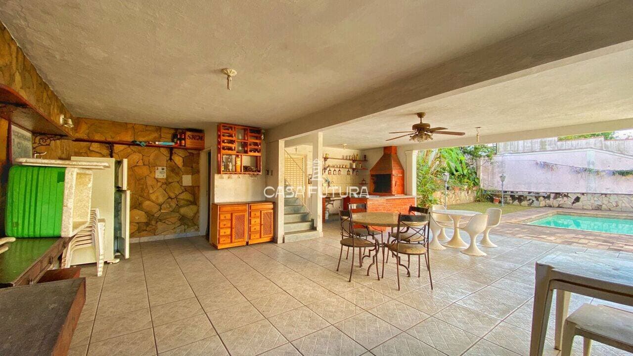 Casa com 4 quartos, 371 m² - foto 5