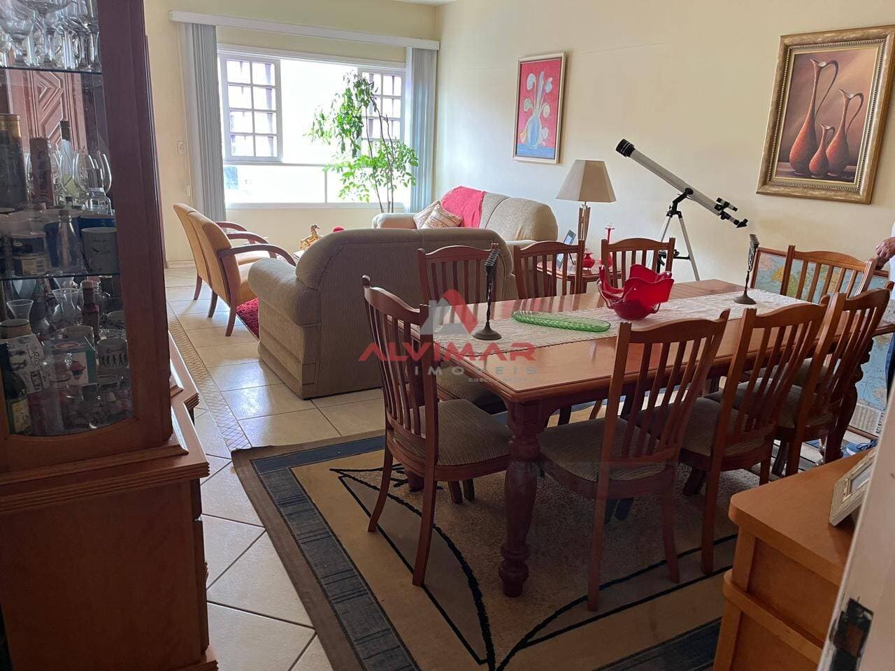 Casa com 3 quartos, 336 m² - foto 4