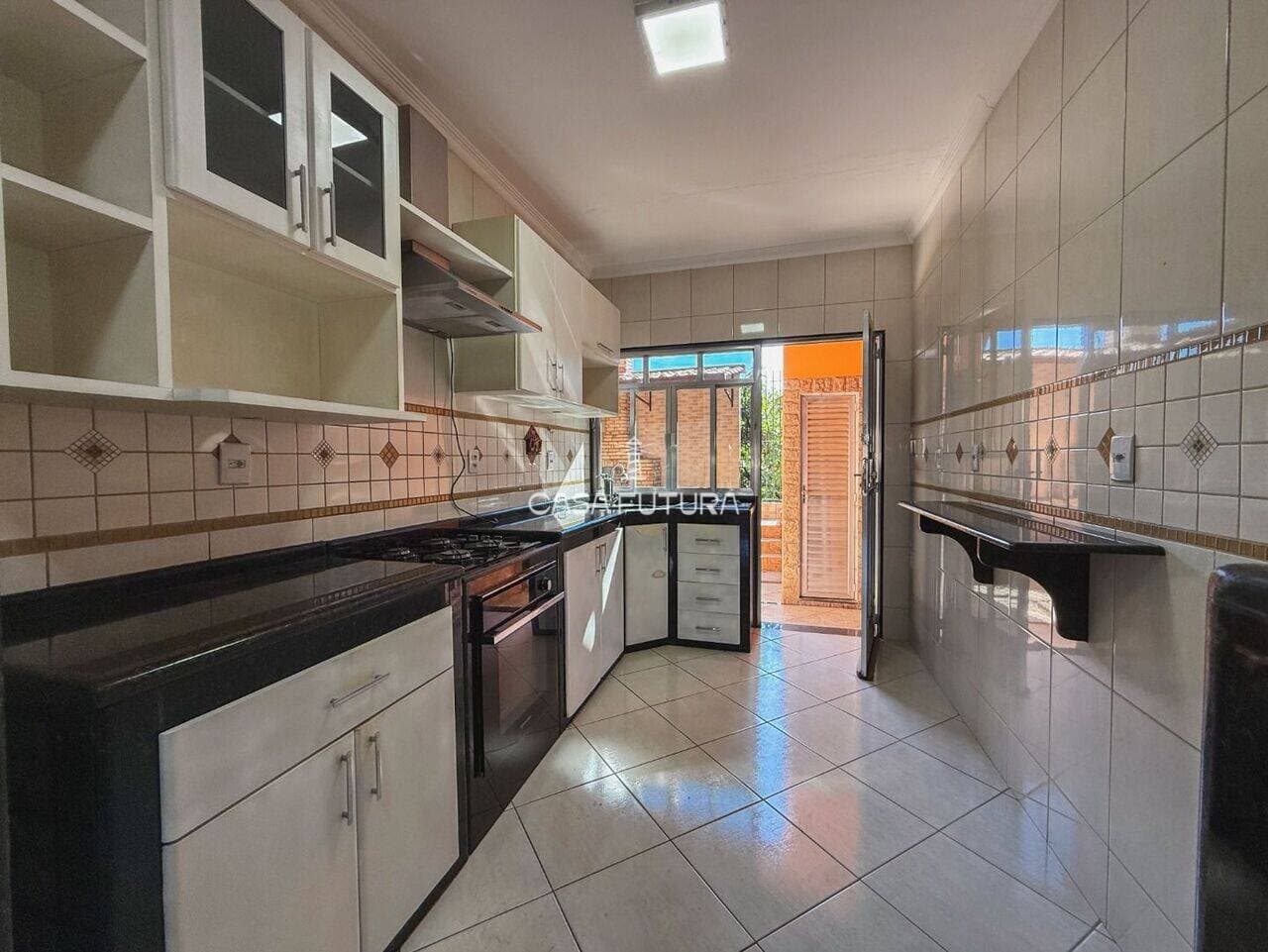 Casa com 4 quartos, 114 m² - foto 9