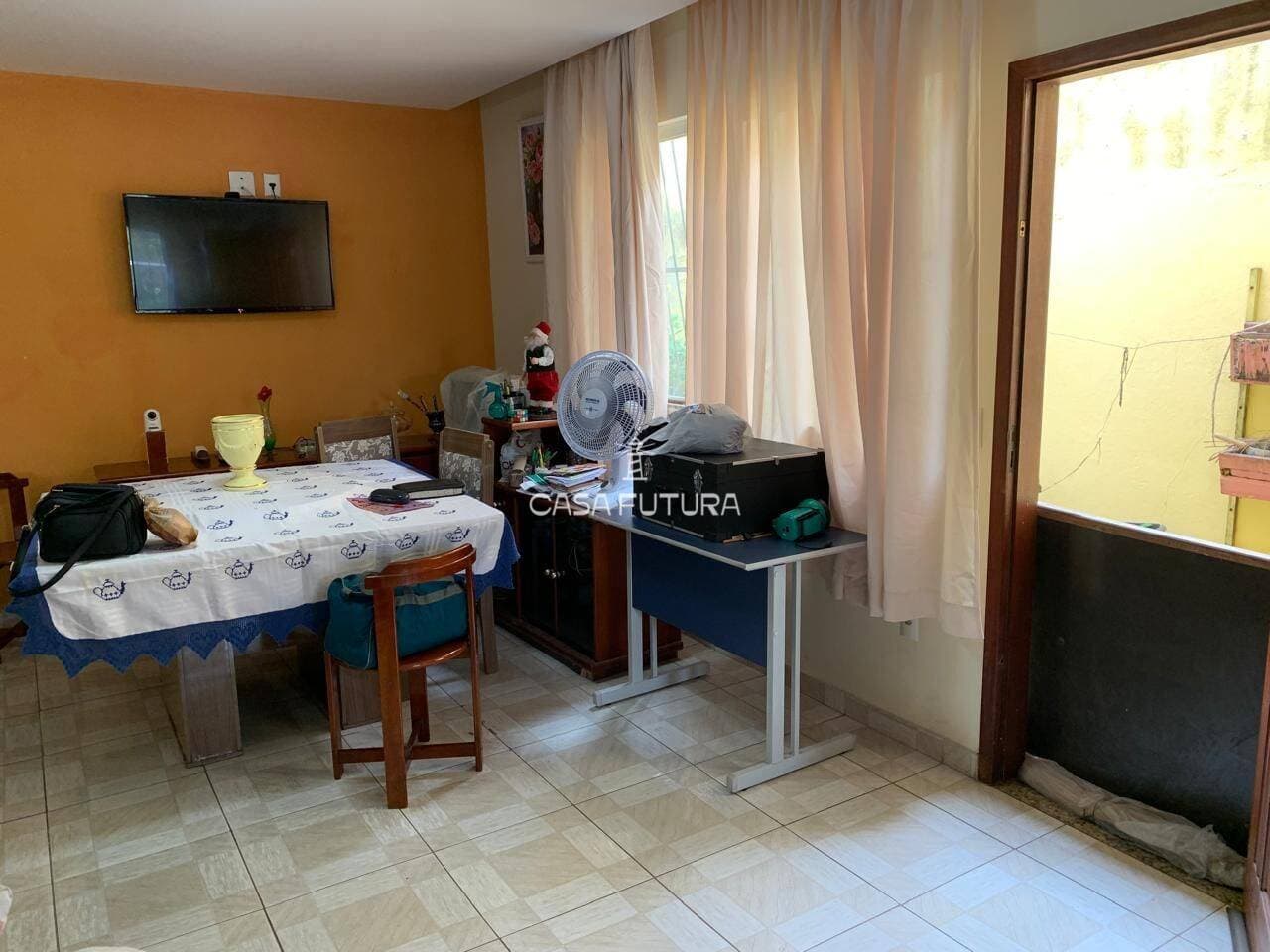 Casa com 4 quartos, 326 m² - foto 9