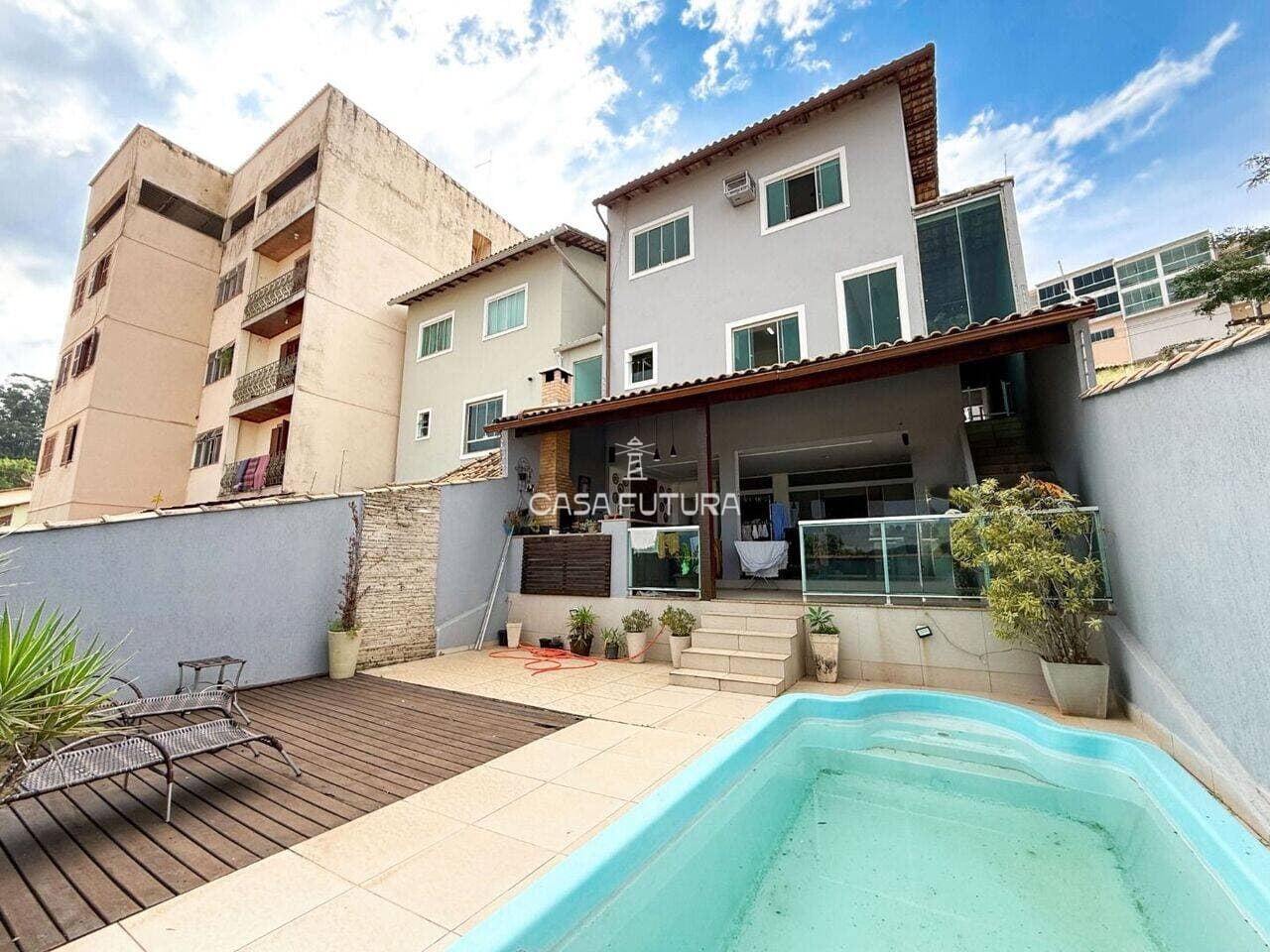 Casa com 3 quartos, 164 m²