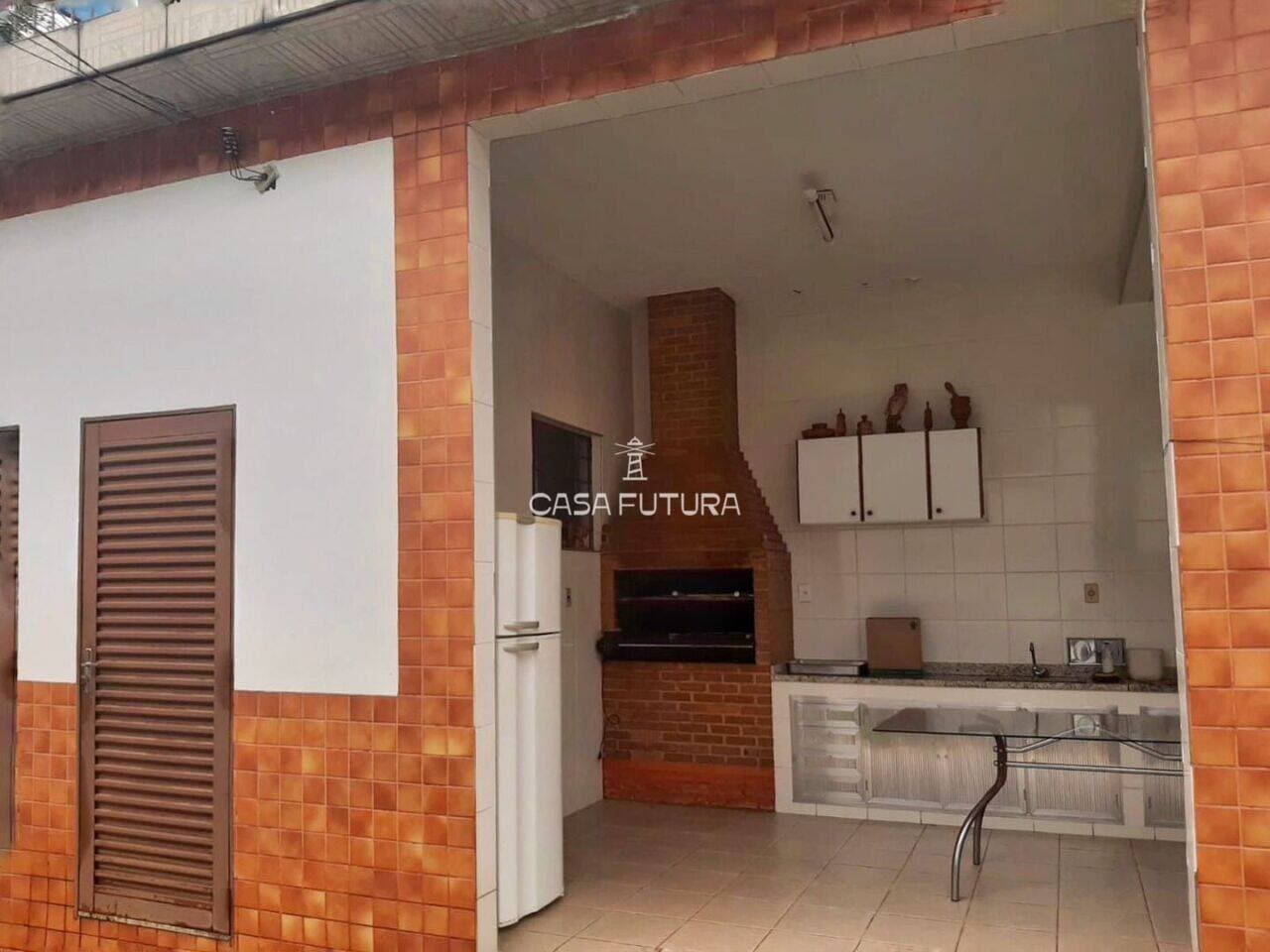 Casa com 4 quartos, 317 m² - foto 9