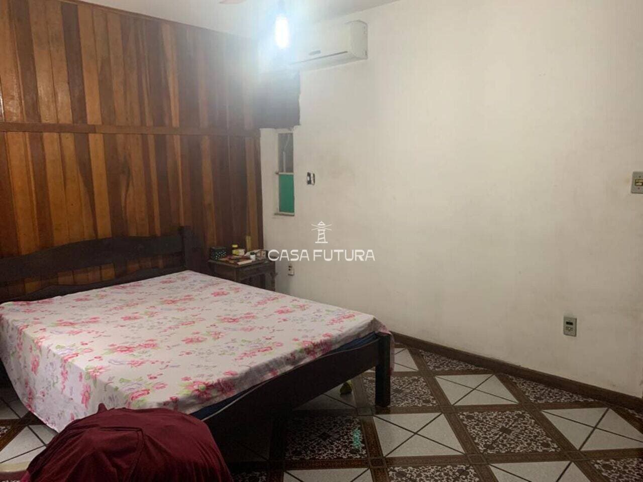 Casa com 3 quartos, 241 m² - foto 3