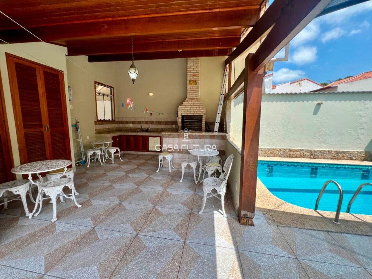 Casa com 3 quartos, 450 m² - foto 2