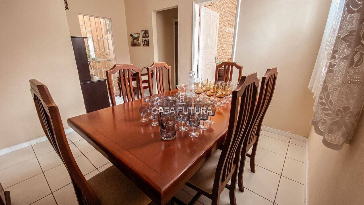 Casa com 3 quartos, 182 m² - foto 2