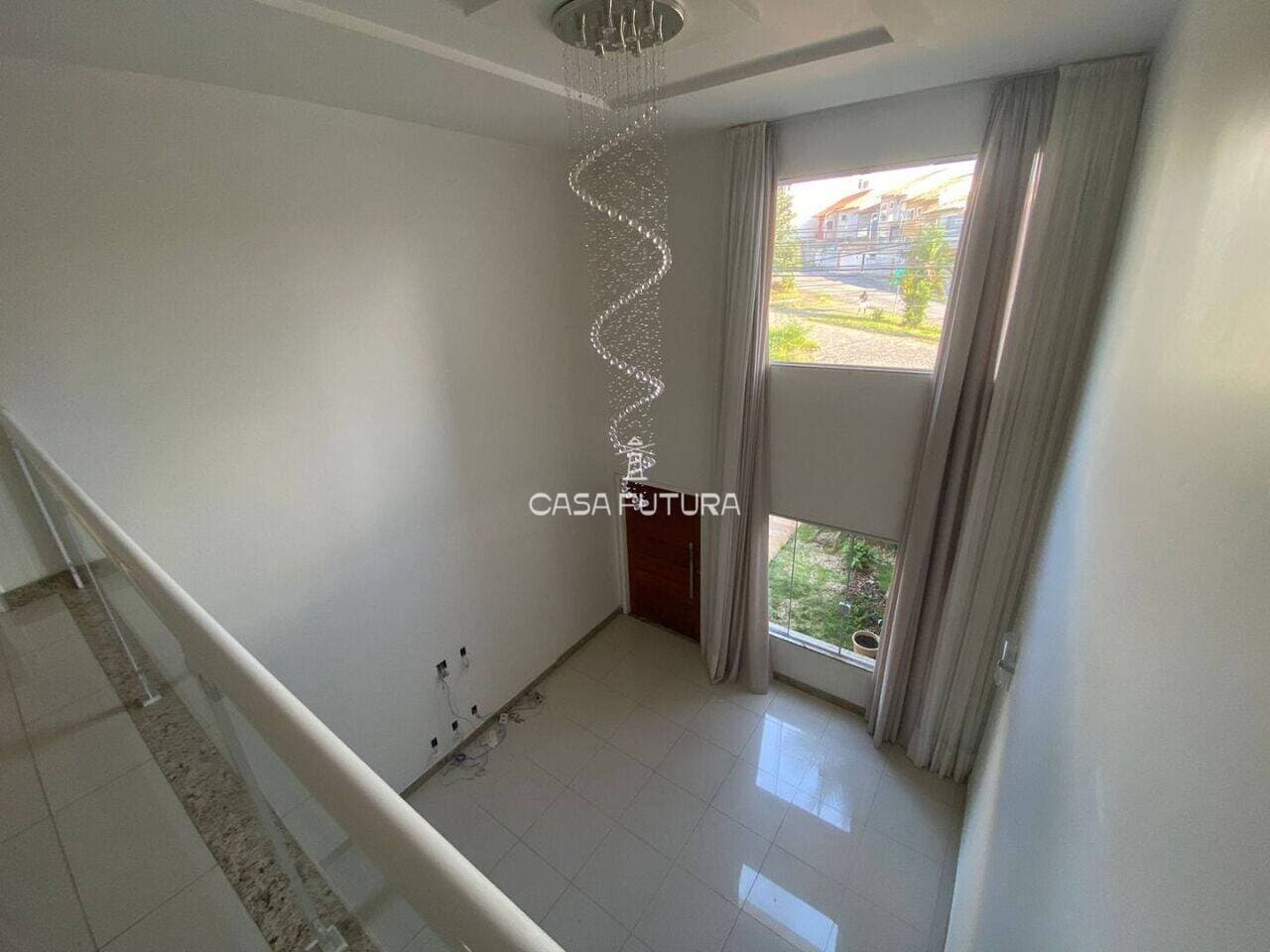 Casa com 4 quartos, 299 m² - foto 4