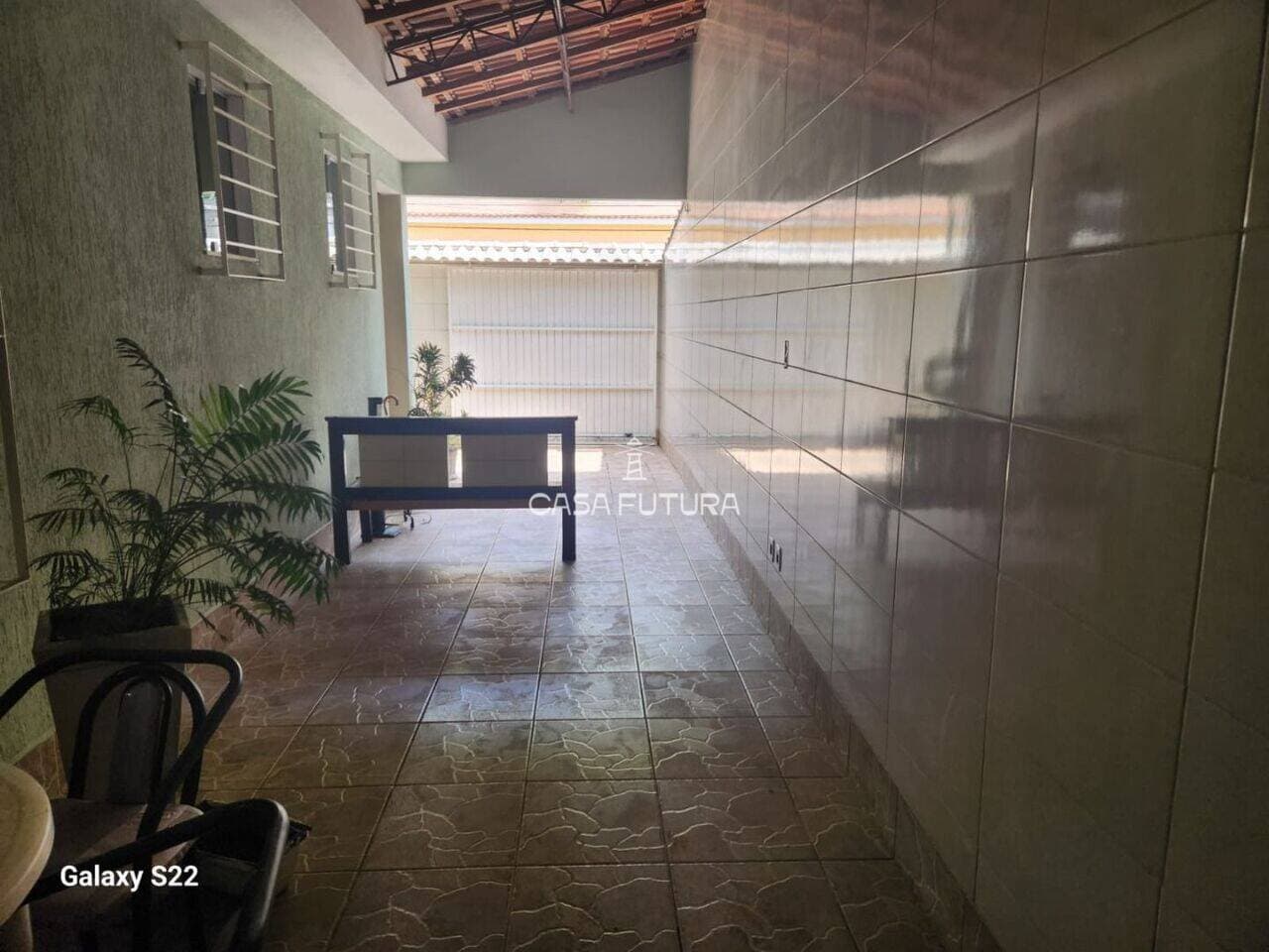 Casa com 4 quartos, 290 m² - foto 4