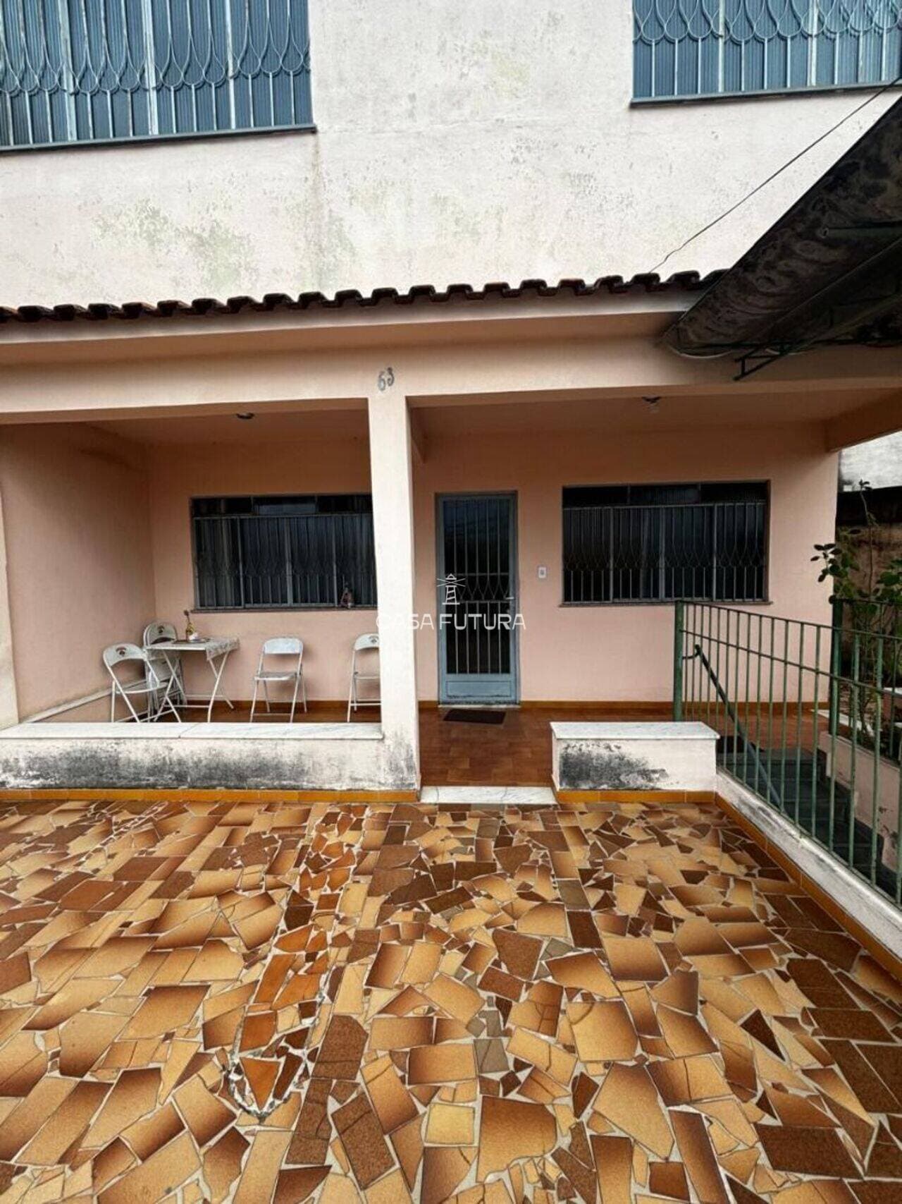 Casa com 4 quartos, 238 m² - foto 3