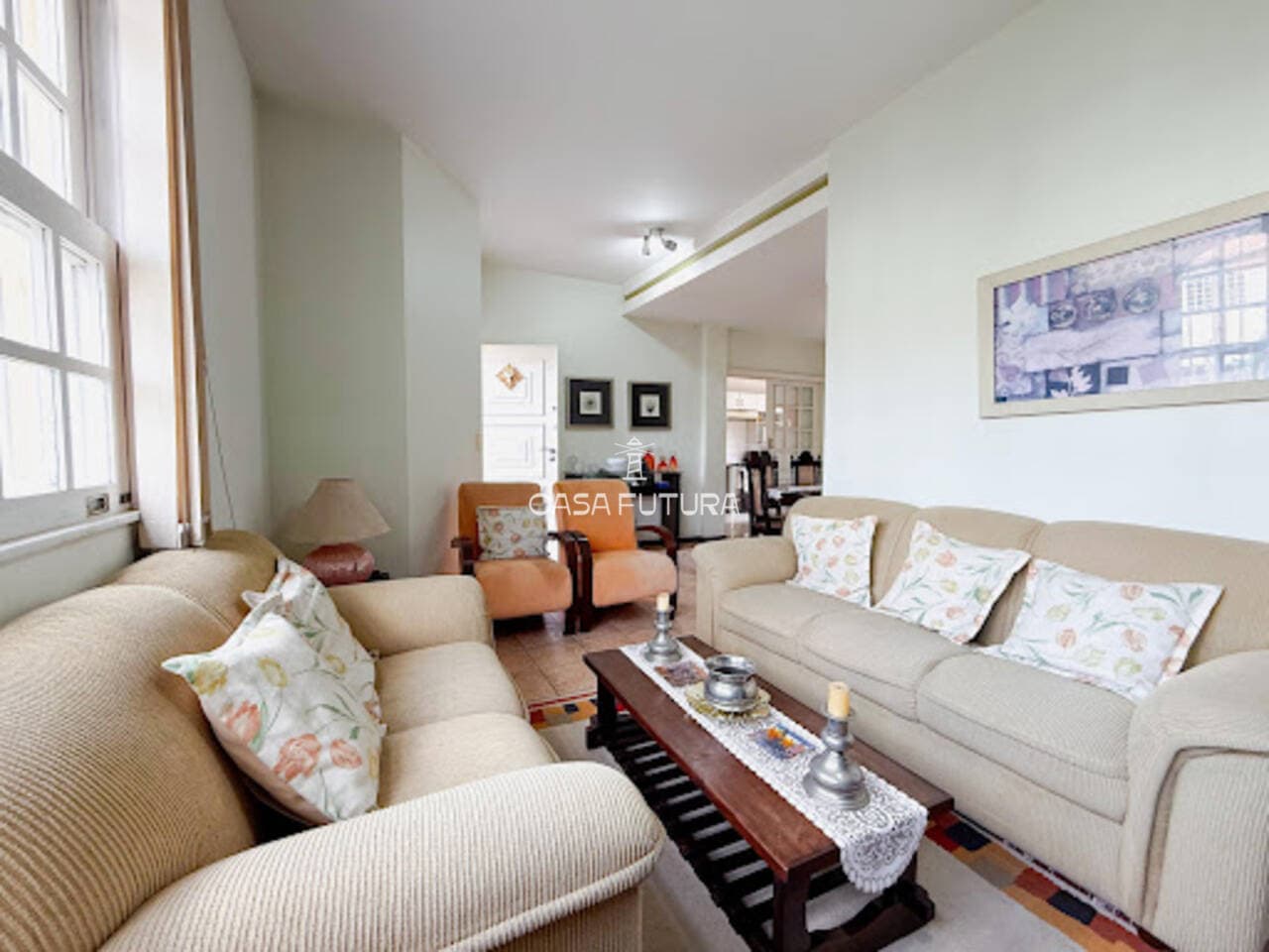 Casa com 3 quartos, 231 m² - foto 2