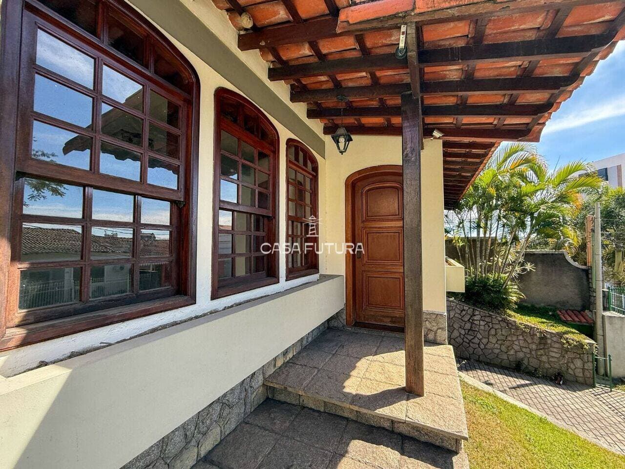 Casa com 5 quartos, 377 m² - foto 8