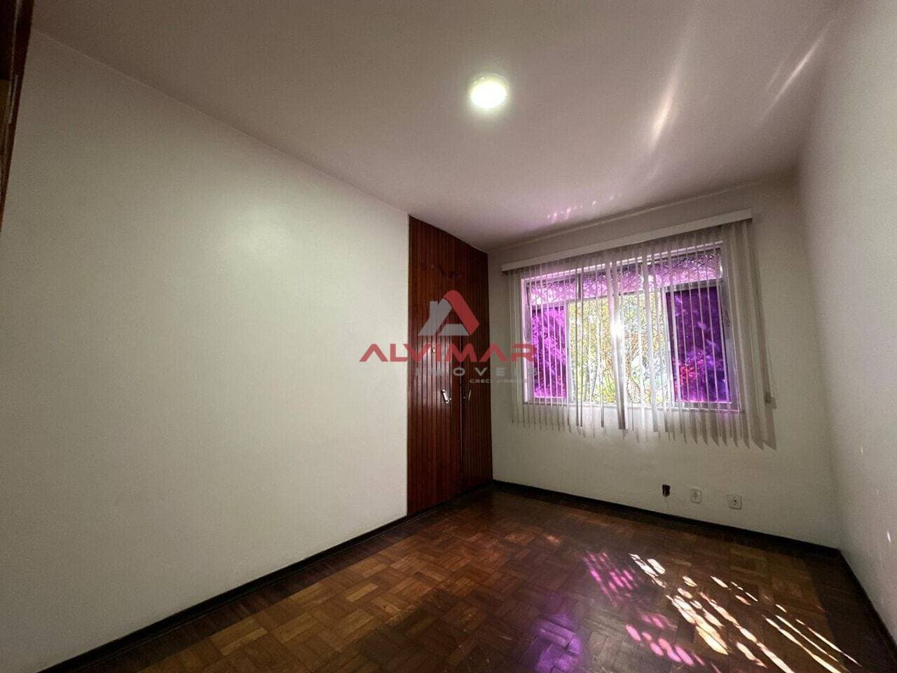 Casa com 4 quartos, 350 m² - foto 6