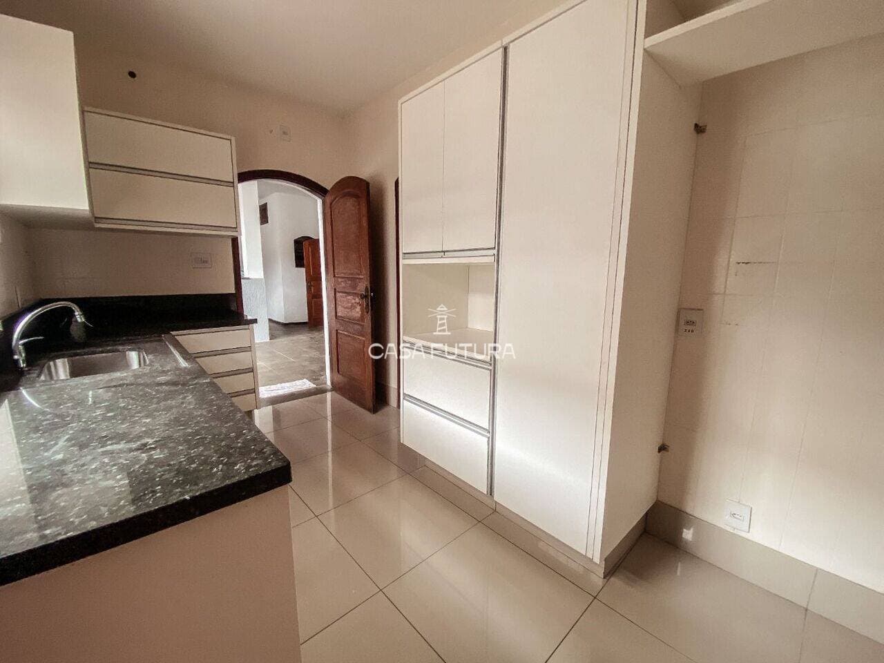 Casa com 4 quartos, 190 m² - foto 8