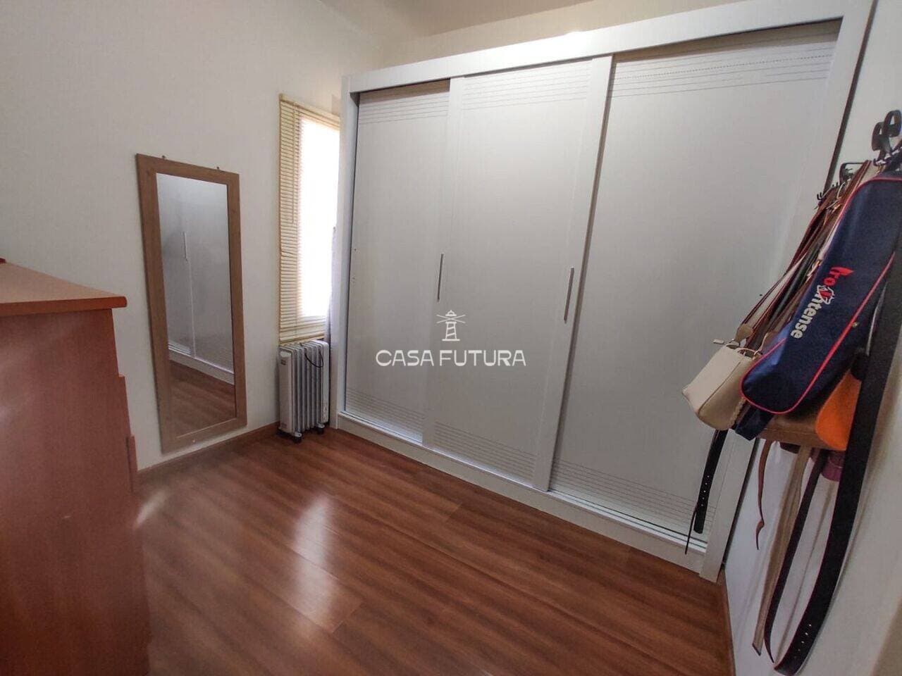 Casa com 3 quartos, 216 m² - foto 5