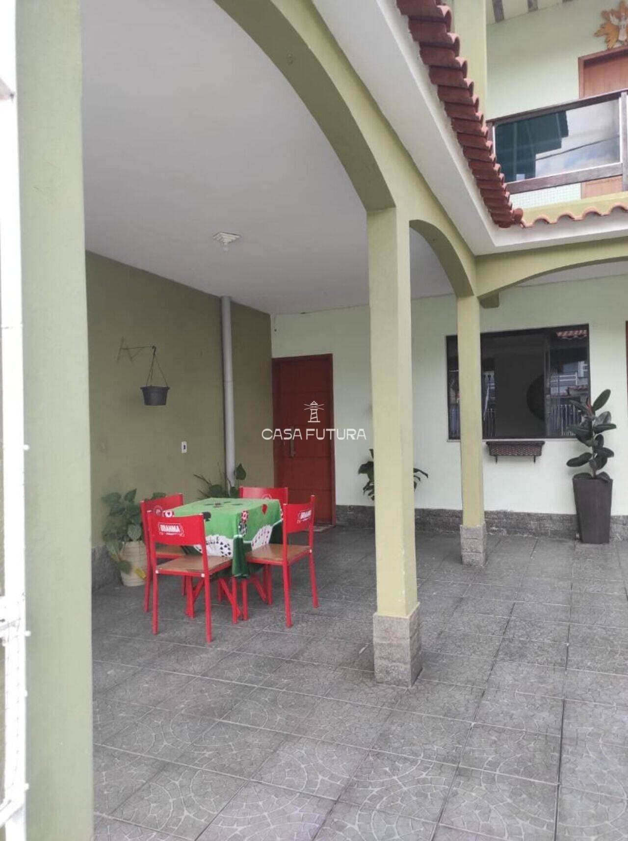 Casa com 4 quartos, 136 m² - foto 2