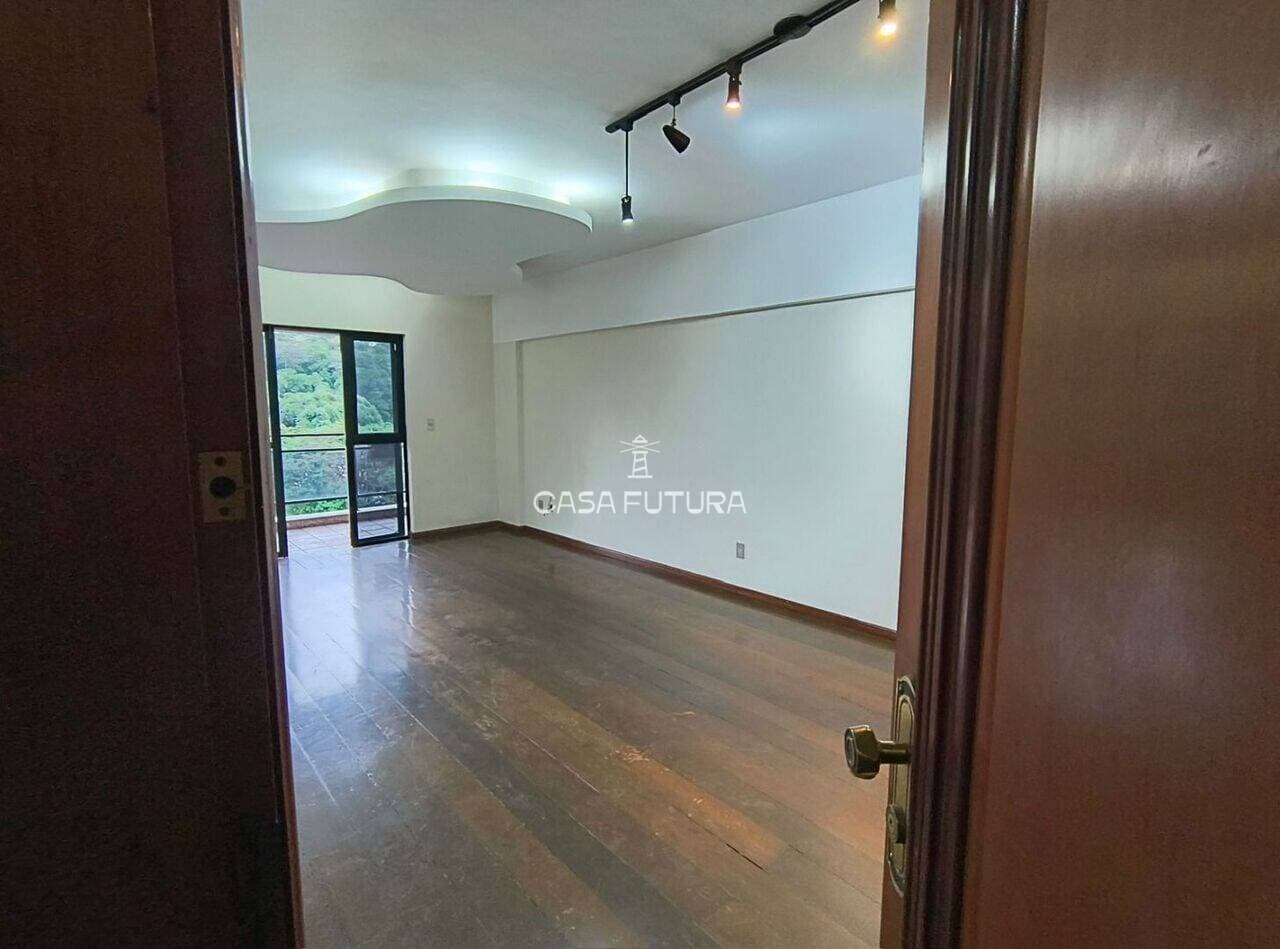 Apartamento com 3 quartos, 115 m² - foto 4