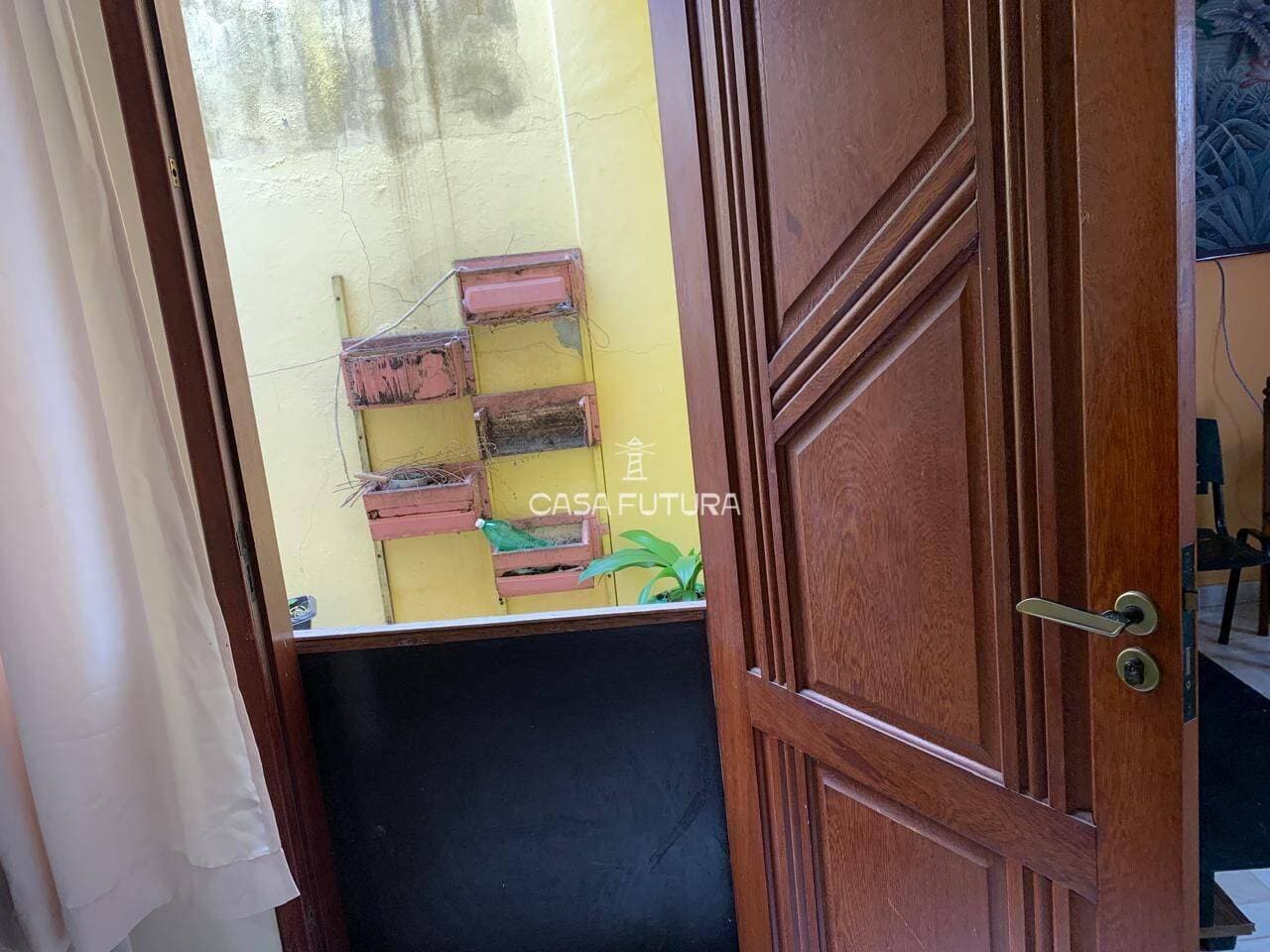 Casa com 4 quartos, 326 m² - foto 7