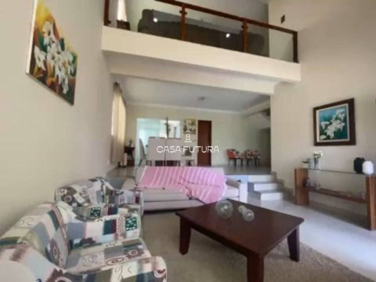 Casa com 3 quartos, 269 m² - foto 3