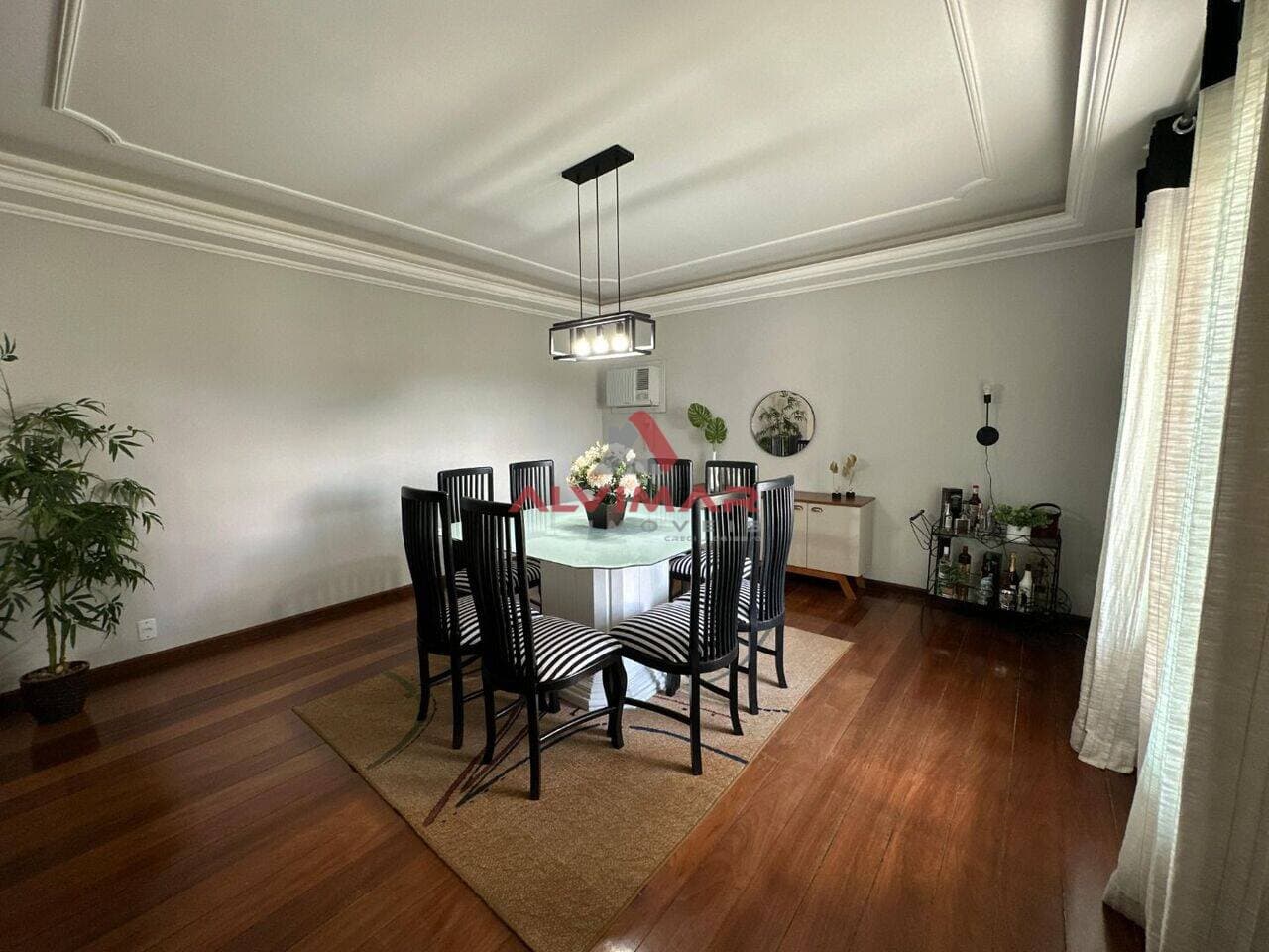 Casa com 3 quartos, 331 m² - foto 4