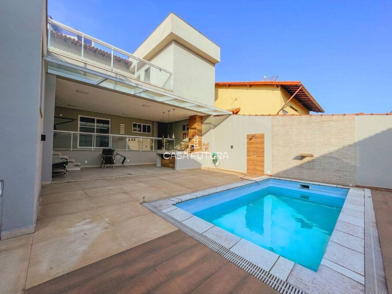 Casa com 4 quartos, 292 m² - foto 2