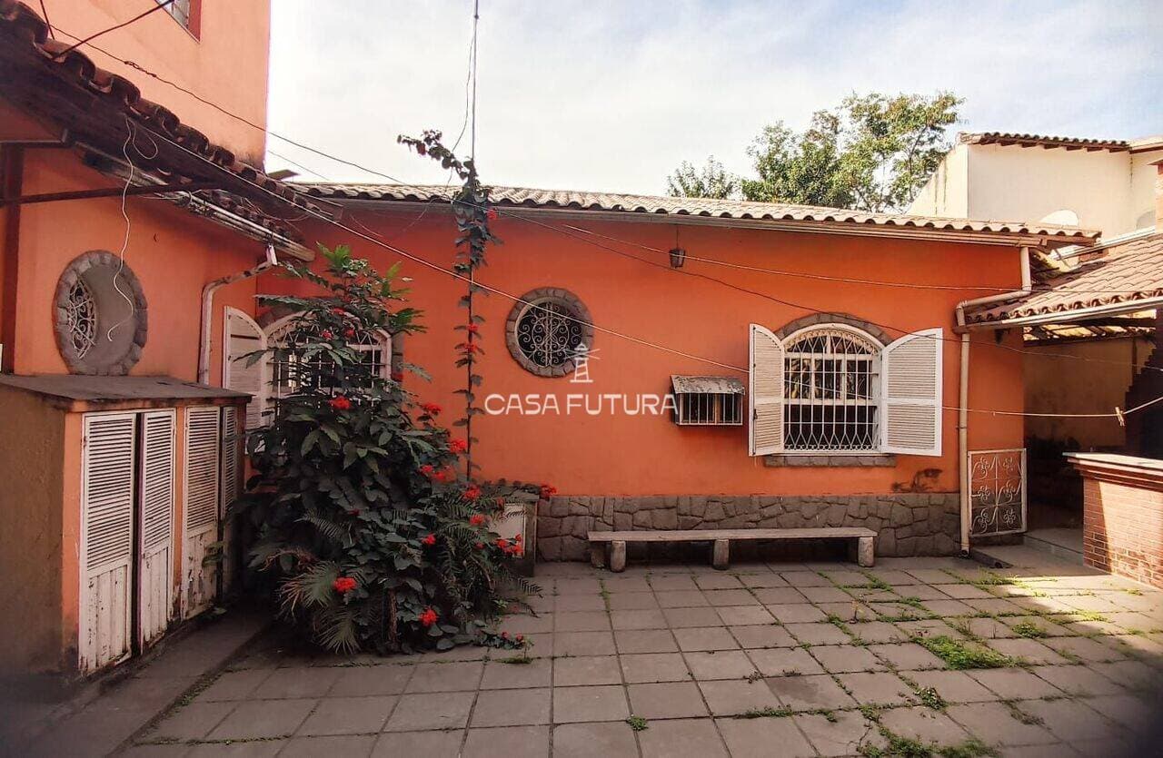 Casa com 7 quartos, 340 m² - foto 3