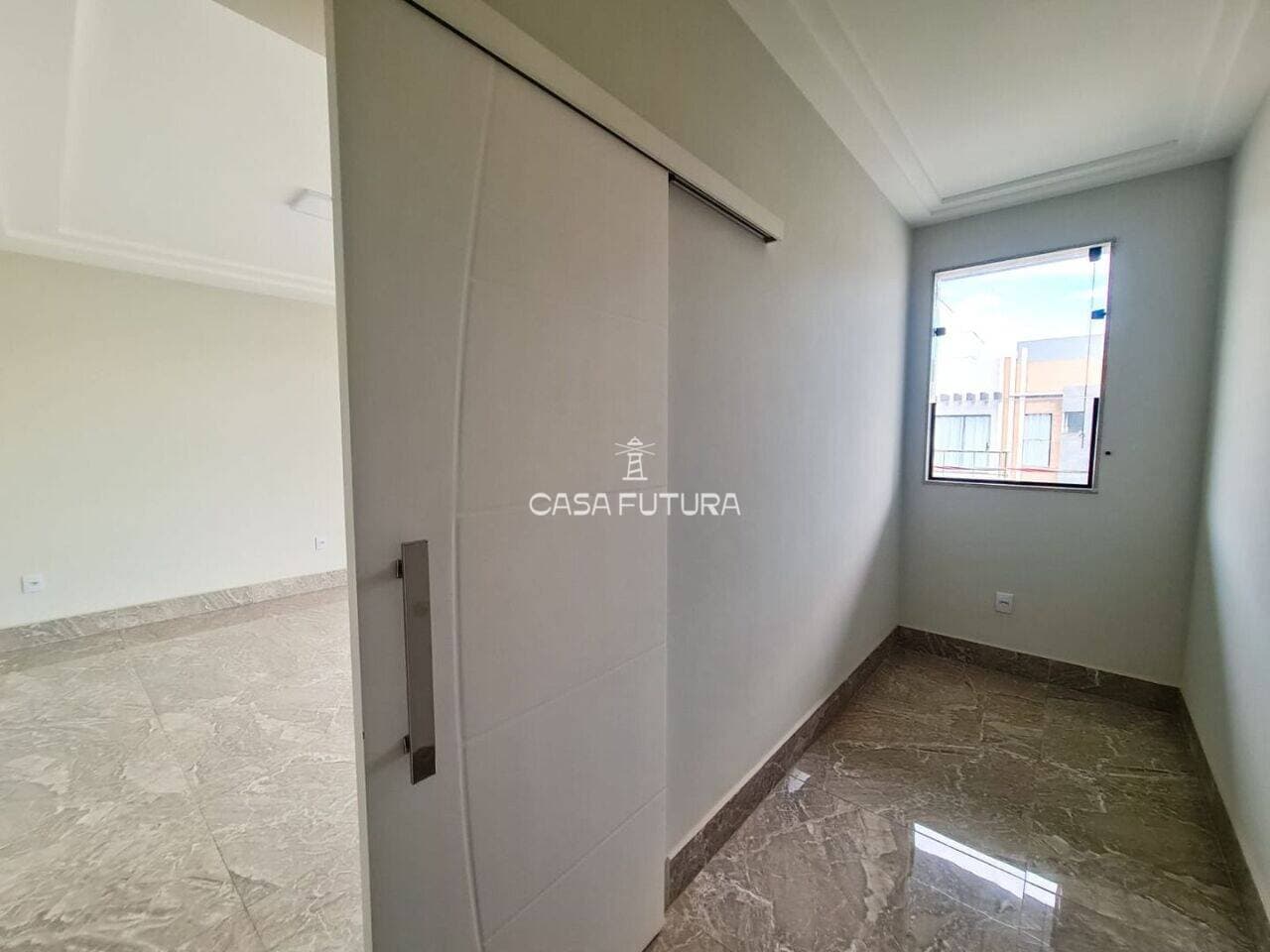 Casa com 3 quartos, 307 m² - foto 4