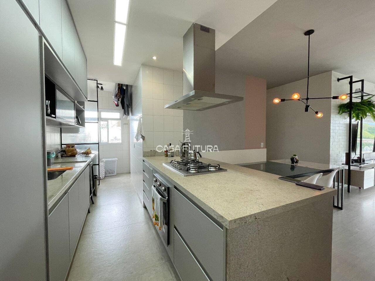 Apartamento com 3 quartos, 237 m² - foto 4