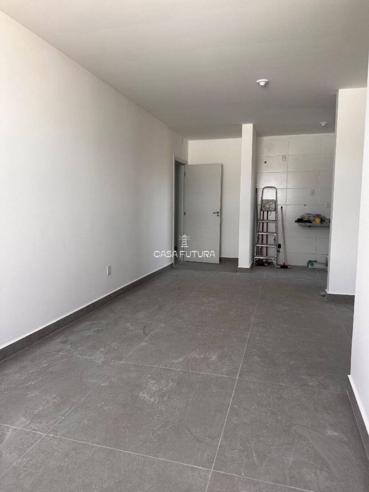 Apartamento com 3 quartos, 77 m² - foto 2