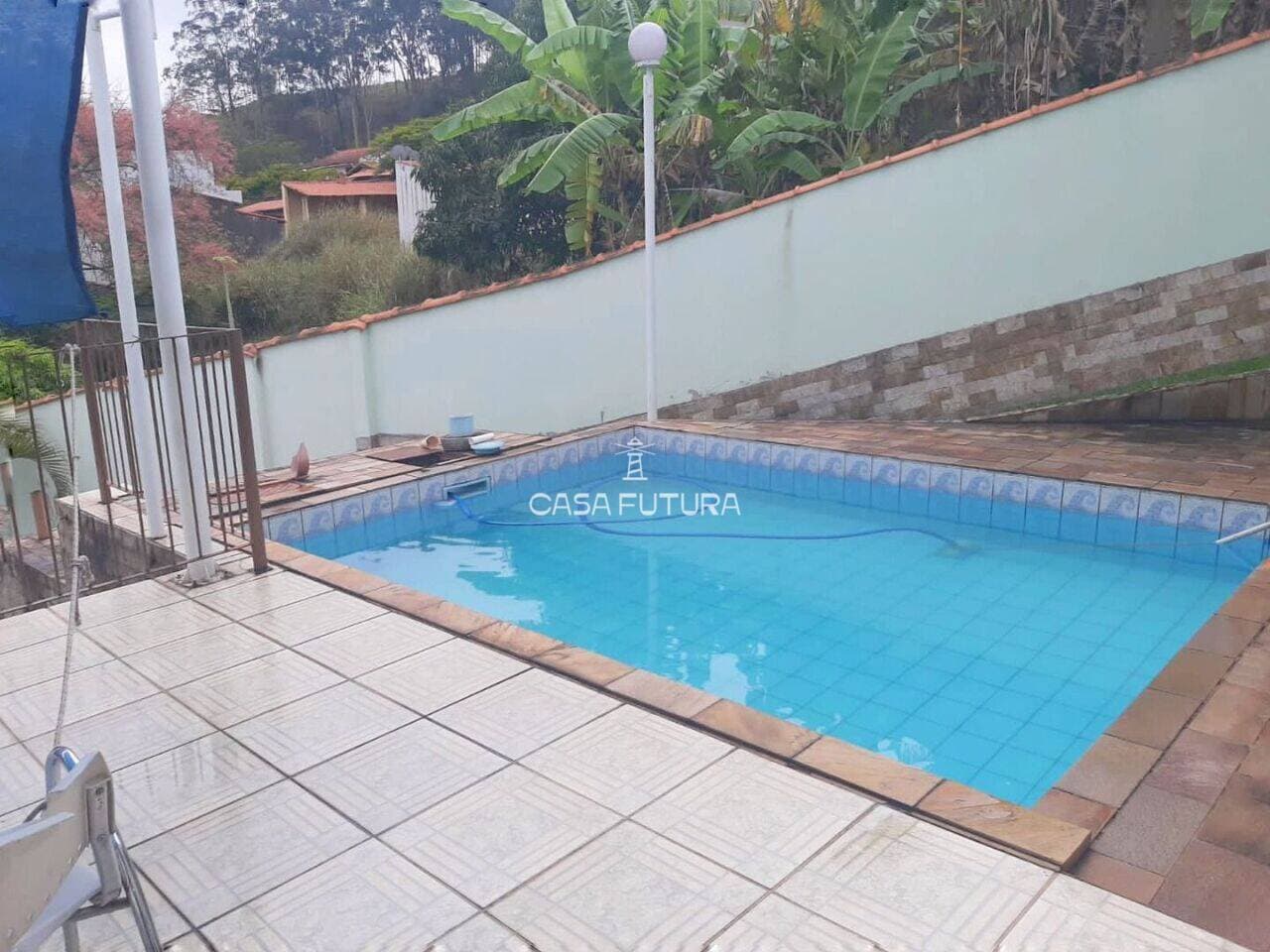 Casa com 4 quartos, 317 m² - foto 2