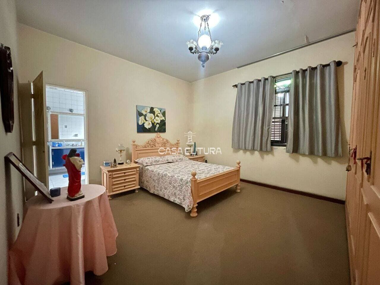 Casa com 3 quartos, 330 m² - foto 9