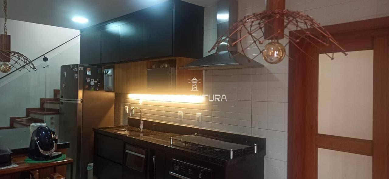 Casa com 3 quartos, 247 m² - foto 5