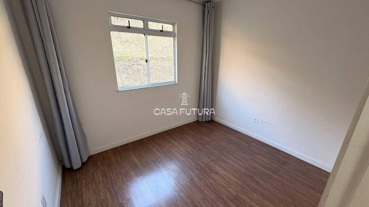 Apartamento com 2 quartos, 48 m² - foto 2